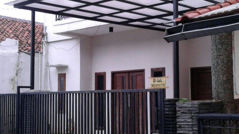 Rumah Dijual  lokasi strategis, bagus, nyaman dan aman daerah Jombang-Tangsel