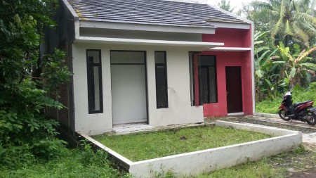 RUMAH TINGGAL SEDERHANA DIMARGOAGUNG, SAYEGAN, SLEMAN