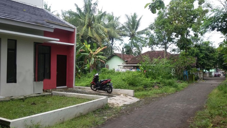 RUMAH TINGGAL SEDERHANA DIMARGOAGUNG, SAYEGAN, SLEMAN