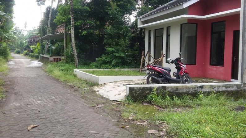 RUMAH TINGGAL SEDERHANA DIMARGOAGUNG, SAYEGAN, SLEMAN