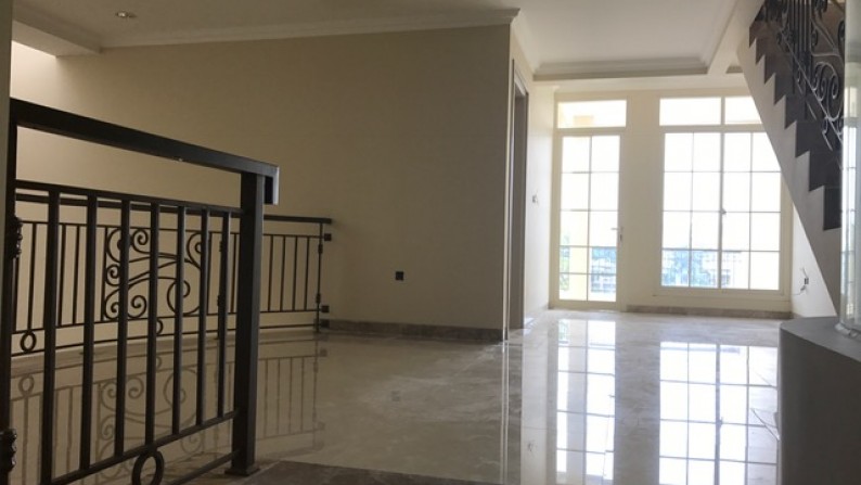 Dijual Rumah Cluster West Europe - Green Lake City, Jakarta Barat