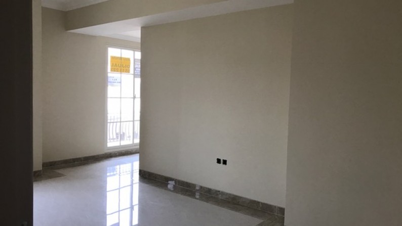 Dijual Rumah Cluster West Europe - Green Lake City, Jakarta Barat