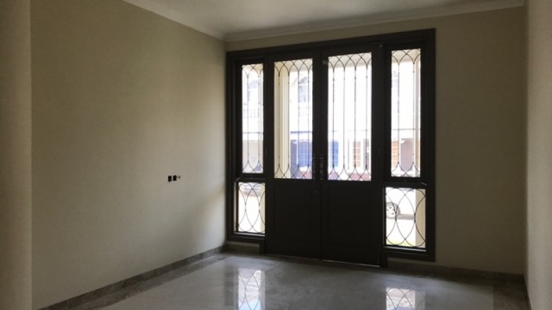 Dijual Rumah Cluster West Europe - Green Lake City, Jakarta Barat