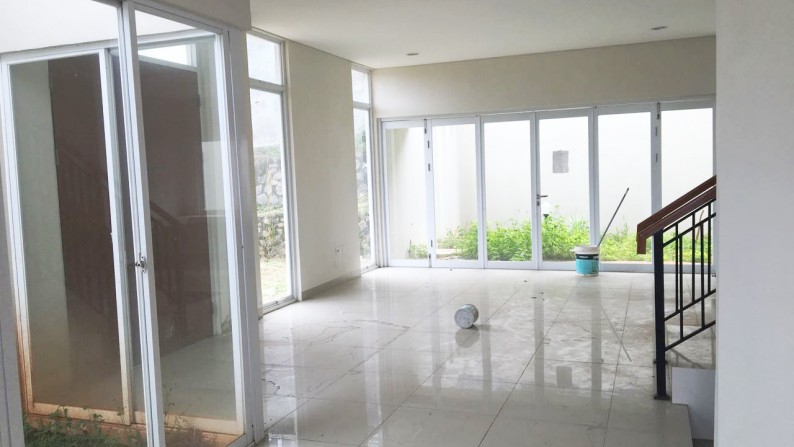 Rumah dijual dalam perumahan elit Modern Hills Pondok Cabe