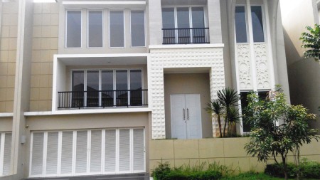 Dijual Rumah Mewah di cluster paling Exclusive Grand Wisata