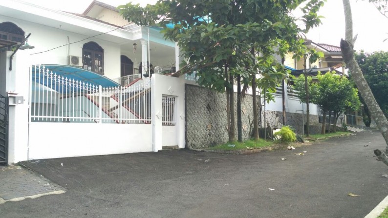 Dijual Rumah Kokoh di Lokasi Nyaman Cinere