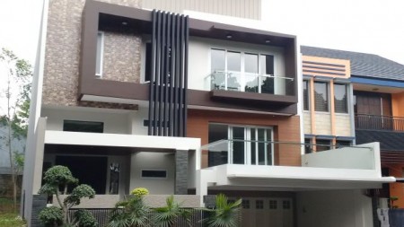 JARANG ADA. Rumah Baru Eksklusif Semi Furnished di City Center BSD.