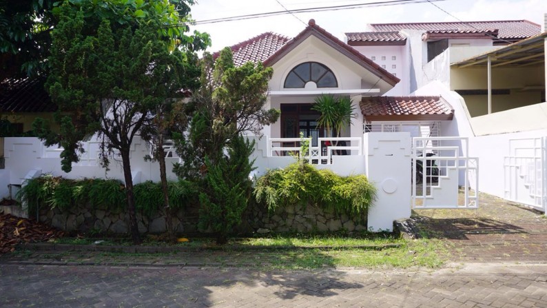 Rumah Standard di Villa Melati Mas BSD mau jual cepat