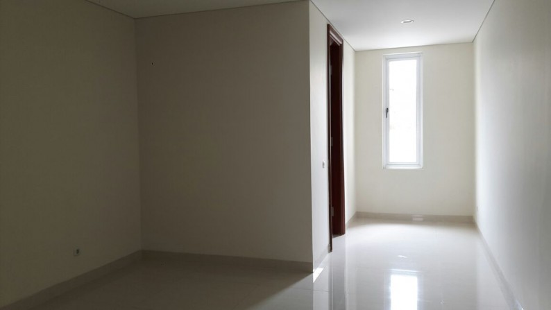 Dijual Rumah di Scarlet Cluster The Spring - Gading Serpong