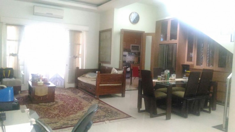 Dijual Rumah Bagus di  LEBAK BULUS 4,  JAKARTA SELATAN