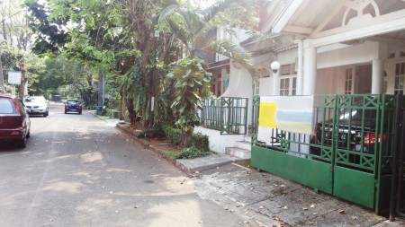 Disewakan Rumah nyaman, aman, lokasi sangat strategis, Bintaro-Tangsel