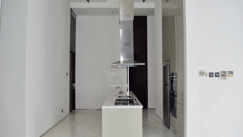 Newest Bright and modern Apartment in Senopati