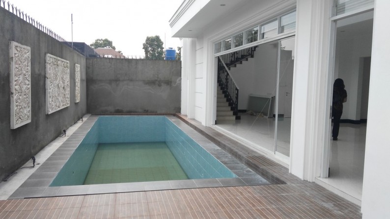 BRAND NEW HOUSE - CLASSIC MODERN - Bangka, Jakarta Selatan