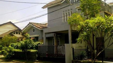 RUMAH ASRI, HOEK, TENANG DI BINTARO JAYA SEKTOR 5