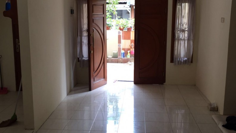 Rumah siap huni di sektor 5 Bintaro Jaya