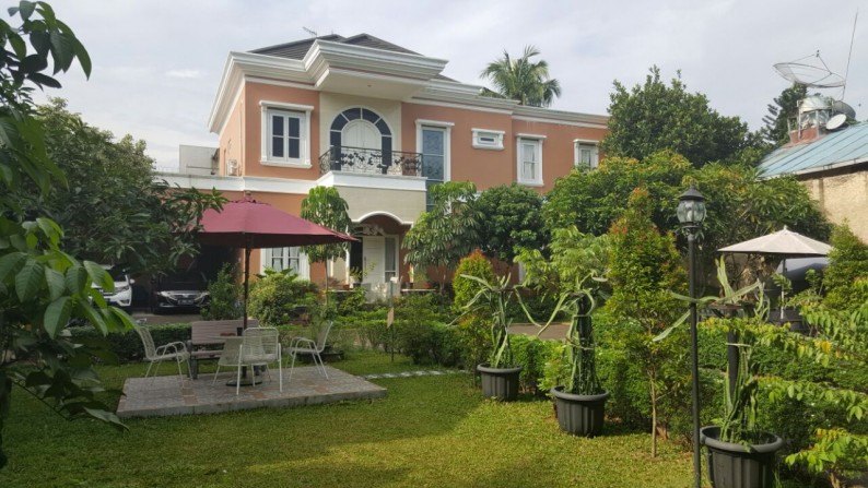 RUMAH MEWAH LUAS DENGAN SUASANA ALAM YANG INDAH DAN MENARIK DI AREA GINTUNG