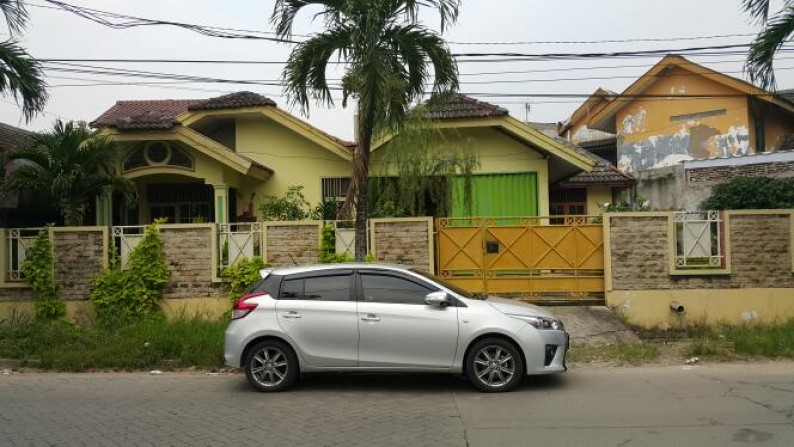 Disewakan Rumah di Jl. Empu Tantular Raya - Perum, Karawaci