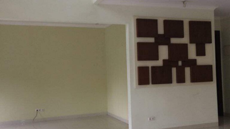 Dijual Rumah Megah di Jl. Haji Montong, Ciganjur - Semi Furnished