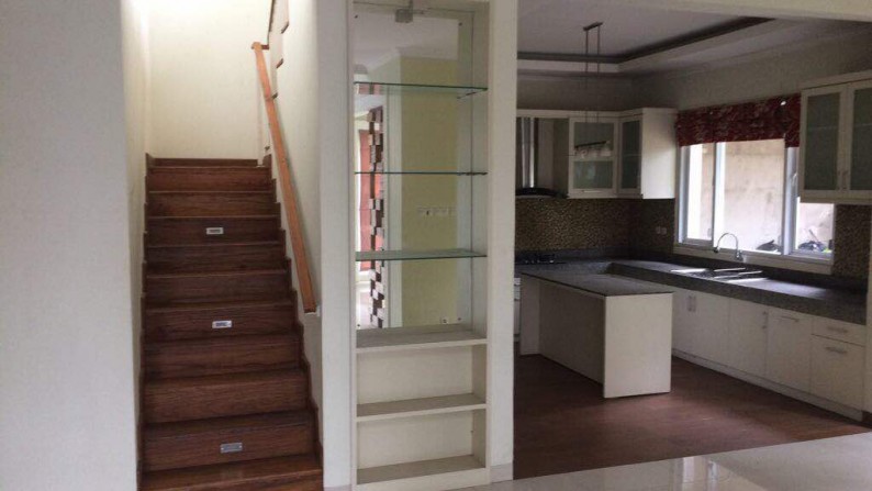 Dijual Rumah Megah di Jl. Haji Montong, Ciganjur - Semi Furnished