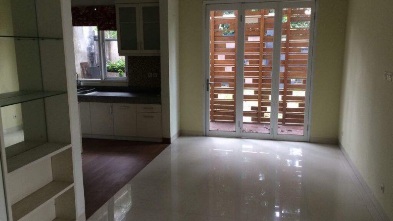 Dijual Rumah Megah di Jl. Haji Montong, Ciganjur - Semi Furnished