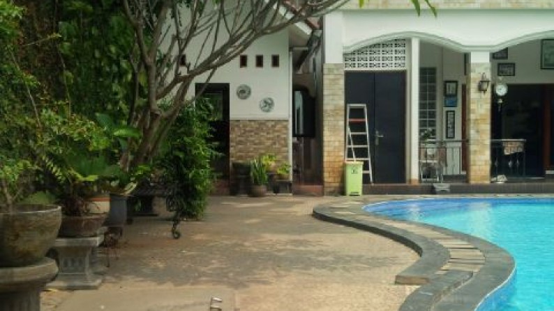 Rumah Mewah Dalam Cluster Villa Melati BSD