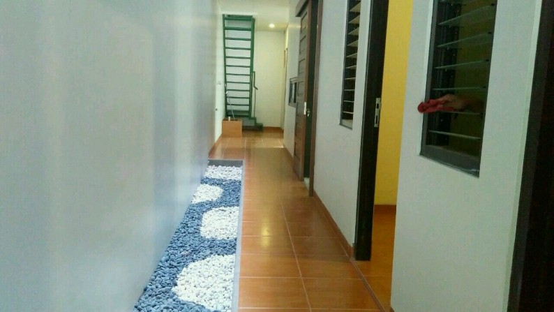 Brand New House Dalam Komplek Area Mampang Prapatan, Jakarta Selatan