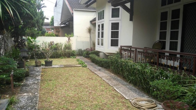 Villa Pejaten Mas, Rumah Lama Terawat, Jarang Ada