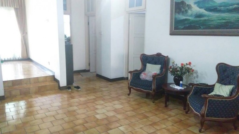 Villa Pejaten Mas, Rumah Lama Terawat, Jarang Ada