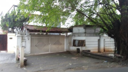 Rumah siap huni di Kemang Jakarta Selatan