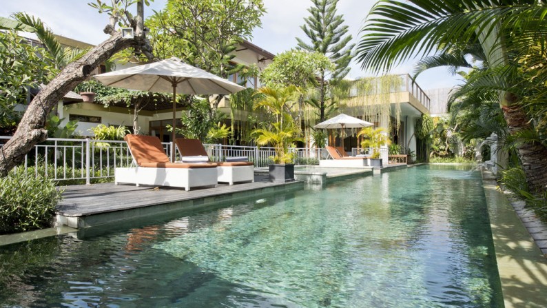 Modern Villa with Large Pool at Kerobokan