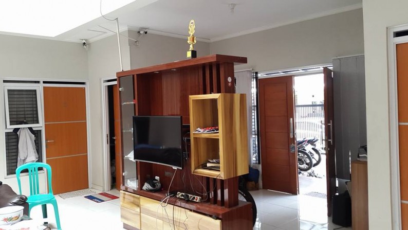 RUMAH KOSTAN 2,5 LANTAI DI PURI INDAH JATINANGOR, FULL FURNISHED DAN FULL BOOK!