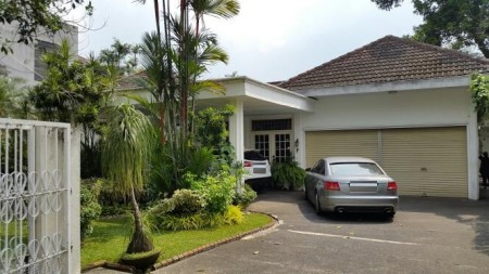 Turun harga !Rumah Bagus Lokasi Elite Di Kemang