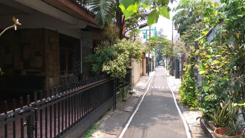 Rumah sederhana, rapih, siap huni di kawasan Pramuka, Jakarta Timur