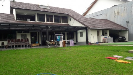 Rumah Mewah di Jalan Utama Sukahaji