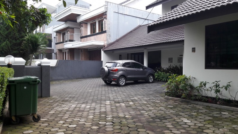 Rumah Mewah di Jalan Utama Sukahaji