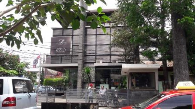 Rumah Lama , Lokasi Strategis , Sayap Pasir Kaliki