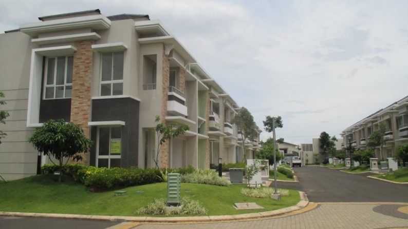 Dijual rumah TURUN HARGA !!! Siapa cepat Anda dapat. Edison Timur Gading Serpong