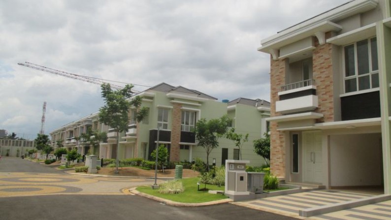 Dijual rumah TURUN HARGA !!! Siapa cepat Anda dapat. Edison Timur Gading Serpong