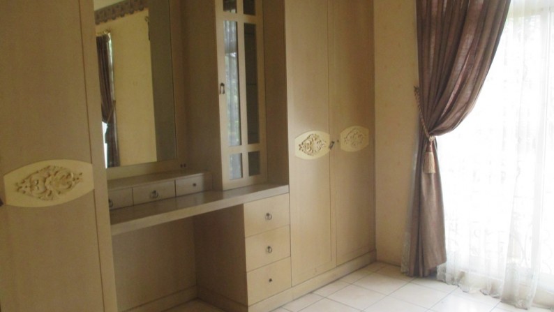 Dijual Townhouse Taman Paris di Lantai 2&3 - Lippo Karawaci