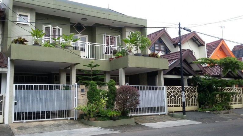 RUMAH KOS di main road sek 5 Bintaro Jaya