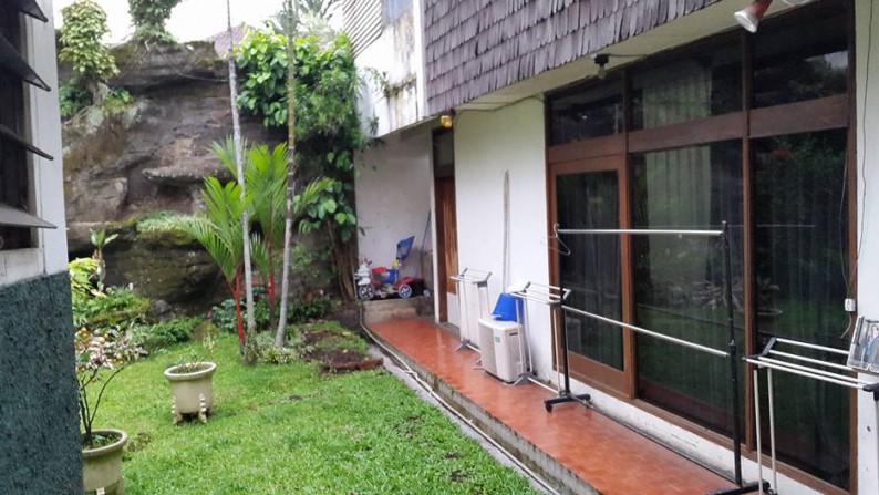 Rumah di Kompleks Elite Budisari, Sayap Setiabudhi harga Menarik