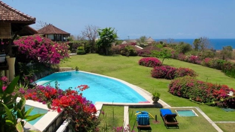 Freehold Amazing Villa with Spectacular Indian Ocean View Nusa Dua