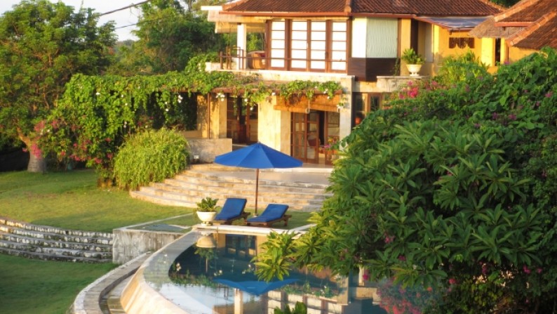 Freehold Amazing Villa with Spectacular Indian Ocean View Nusa Dua