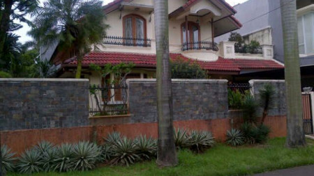 Rumah di Pondok Indah, Lokasi Bagus, Jarang Ada