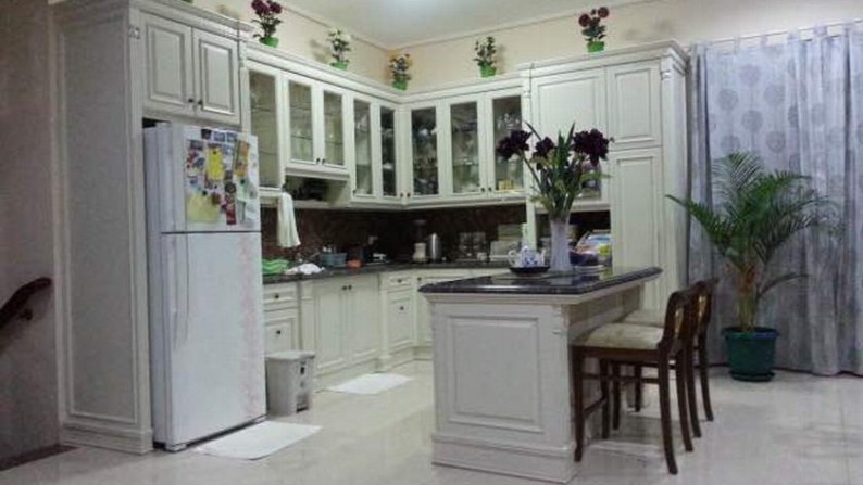 Dijual rumah di Giri Loka BSD City, Split level, Semifurnish,  Furniture yang nempel, Murah, Strategis, siap huni