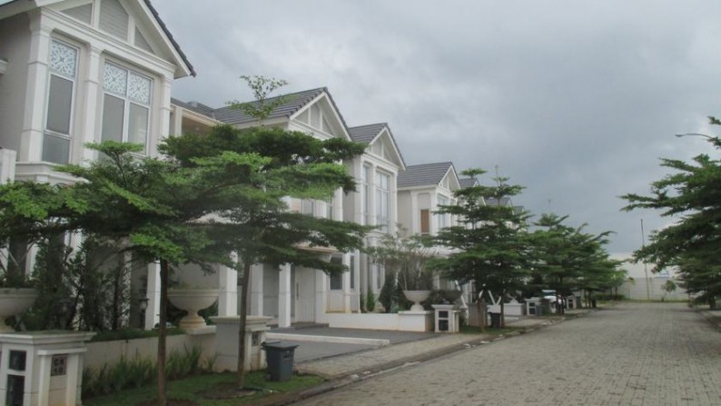 Dijual rumah di Greenwich Whitshand BSD City, strategis, Akses BSD - Gading Serpong. Murag, siap huni.