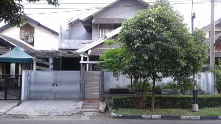 Rumah siap huni di Bintaro Jaya sektor 3