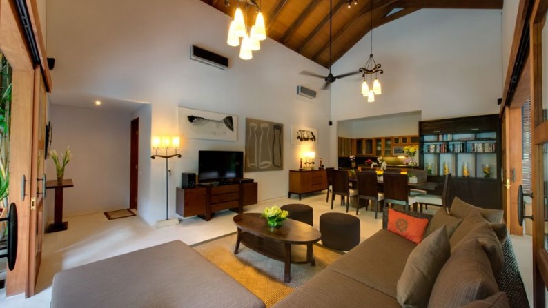 Freehold Charming Villa 4 Bedrooms in Heart of Seminyak