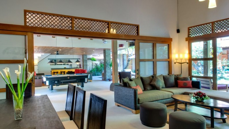 Freehold Charming Villa 4 Bedrooms in Heart of Seminyak