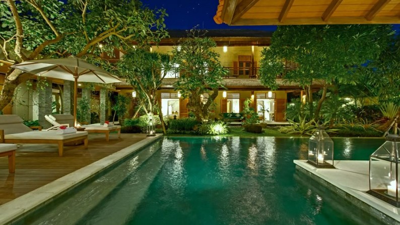 Freehold Charming Villa 4 Bedrooms in Heart of Seminyak